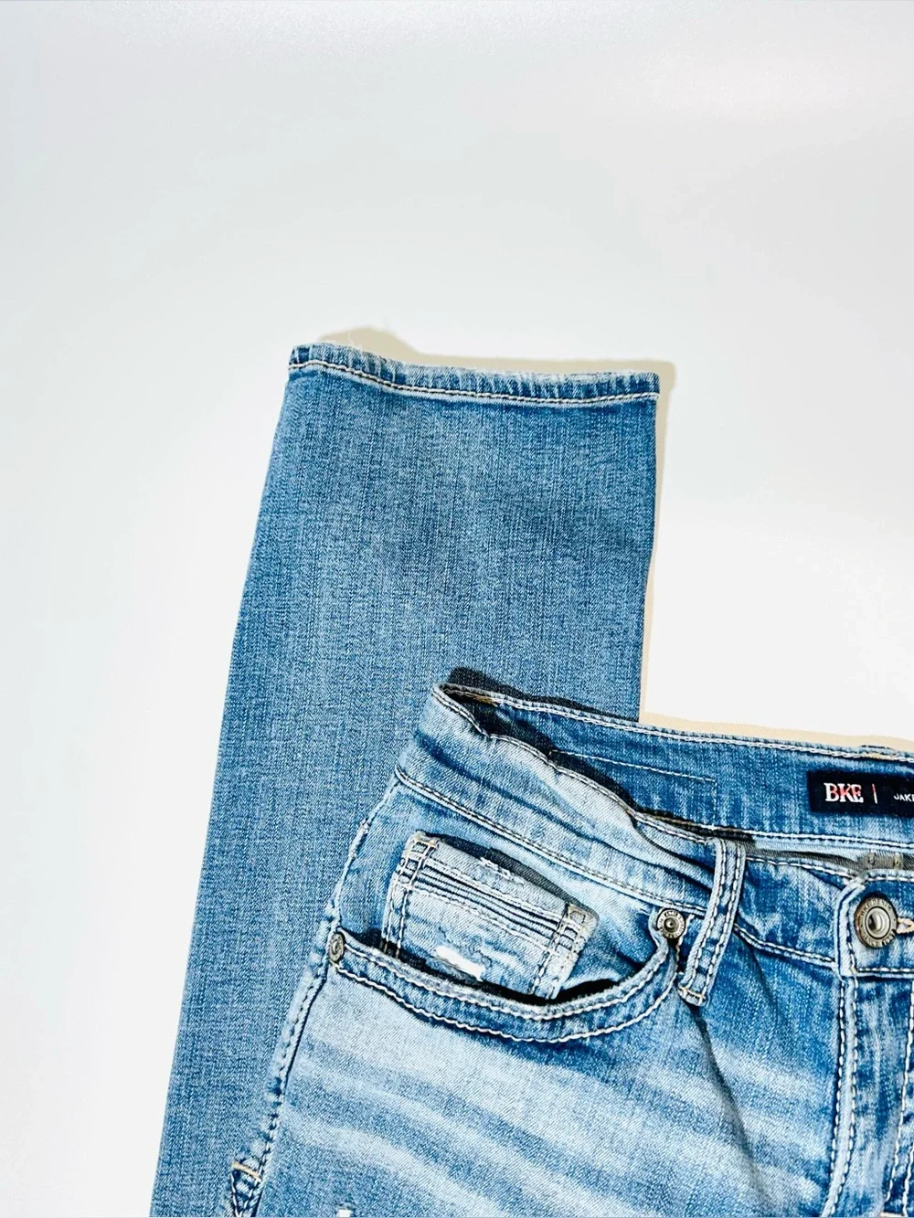BKE buckle jeans Jake Straight Leg jeans distressed medium wash women size 29